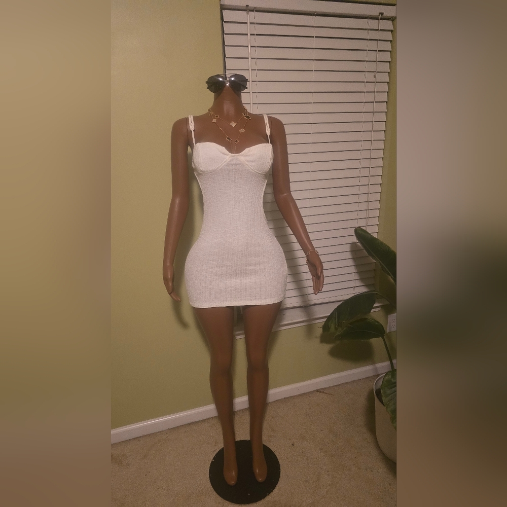 Elegant White Bodycon Dress